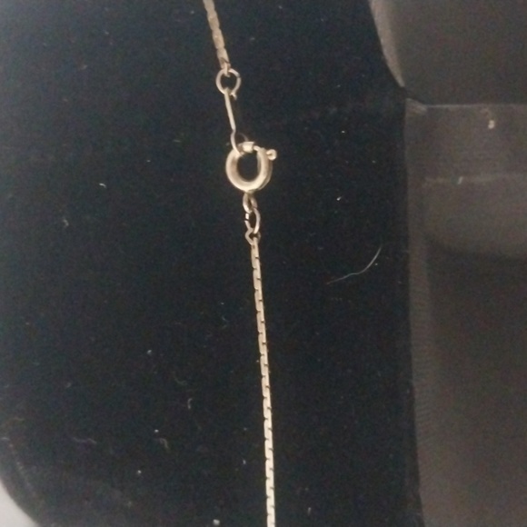 Wood crucifix w chain - Picture 3 of 7